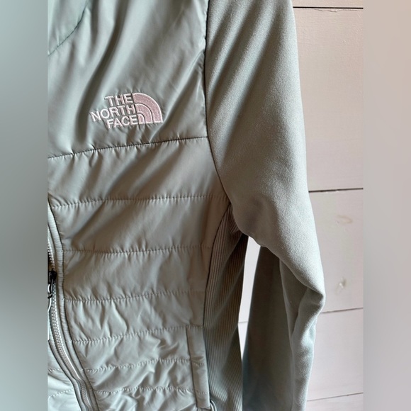 The North Face Seafoam Green Insulated Jacket Small - Picture 4 of 4